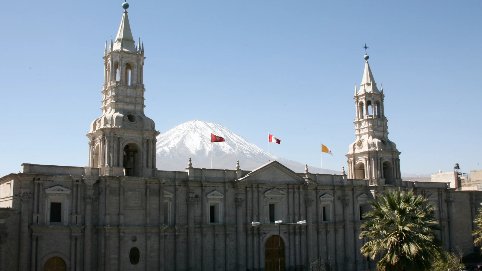 Arequipa Cathedral in the Plaza de Armas with the snow-capped El Misti volcano behind