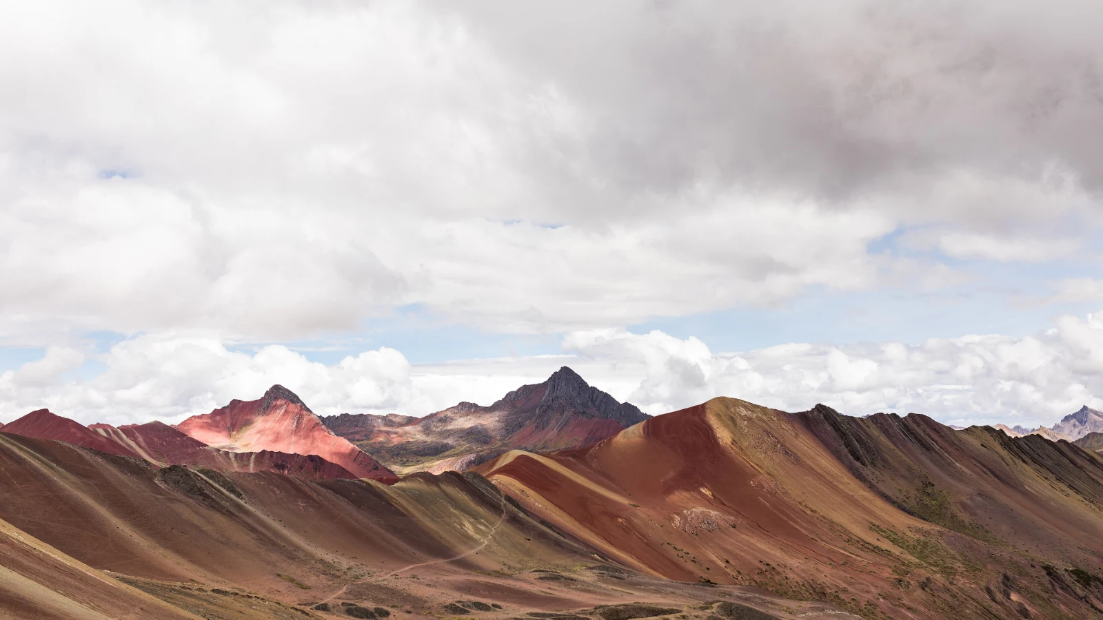 Cordillera de colores vista desde el mirador de la Montaña de 7 colores (Vinicunca) en Cusco